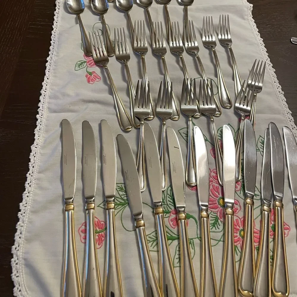 Cambridge 18/10 ALLURE Gold Edged Flatware Set Multiple Pieces & Serving Set